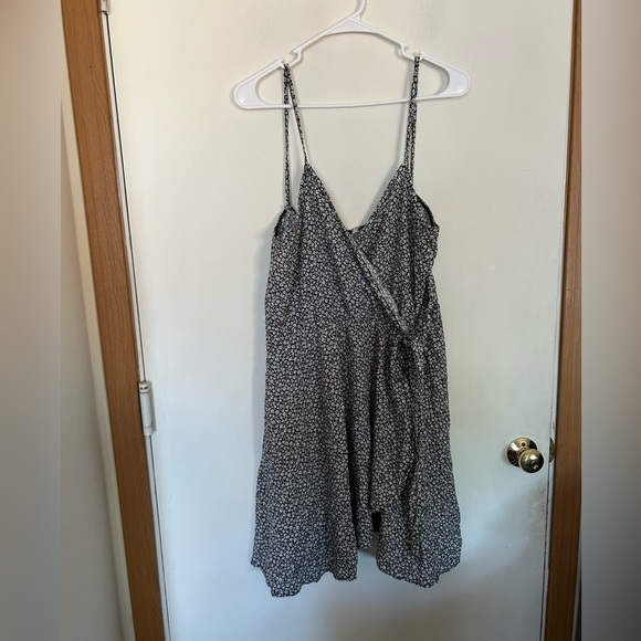 Ditzy floral print faux wrap dress size large - Picture 1 of 6